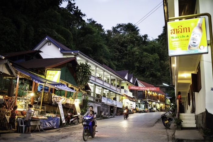 Explore Pakbeng, what to do in 3 weeks in combine Thailand Laos tour